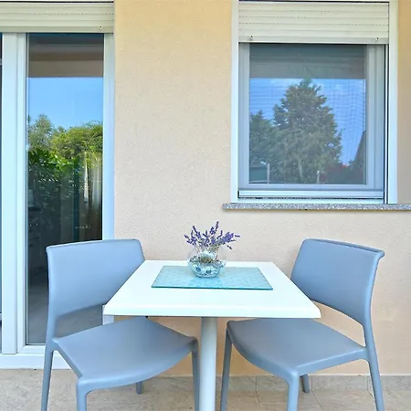 House 2195 Ferienhaus Peroj