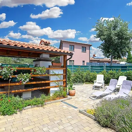 Nyaraló House 2195 Peroj