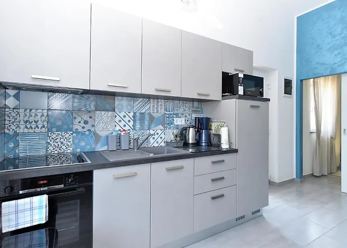 House 2195 * 페로이