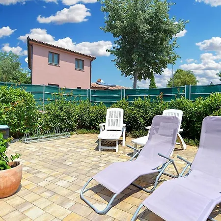 House 2195 Semesterbostad Peroj